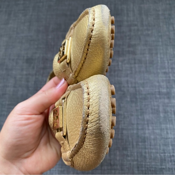 TORY BURCH GOLD LEATHER LOAFERS - Picture 5 of 9